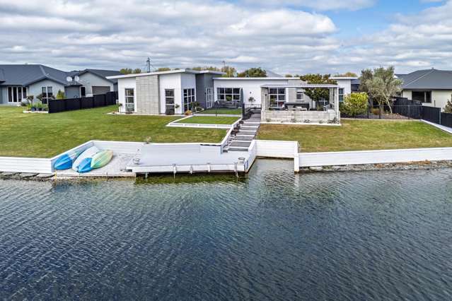 Lifestyle living at Lake Hood