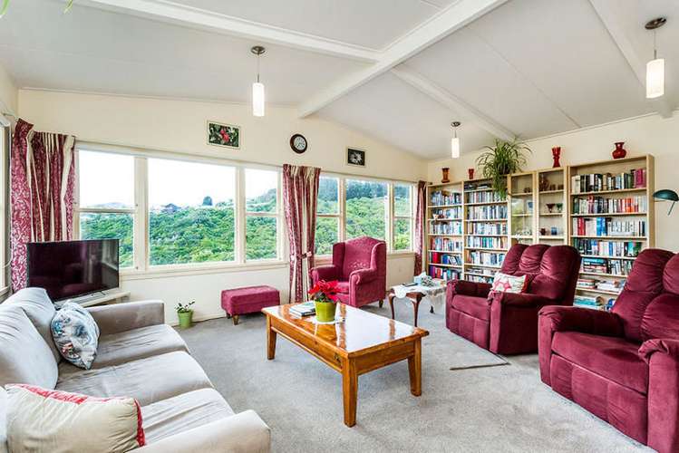 14 Castlewood Road Company Bay_7