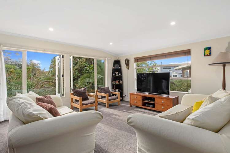 36 Cheriton Road Mellons Bay_13