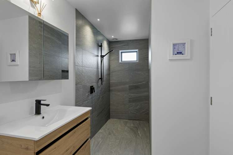 26 Grey Way Russley_14