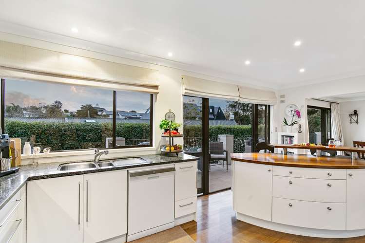 54a Marine Parade Mellons Bay_24