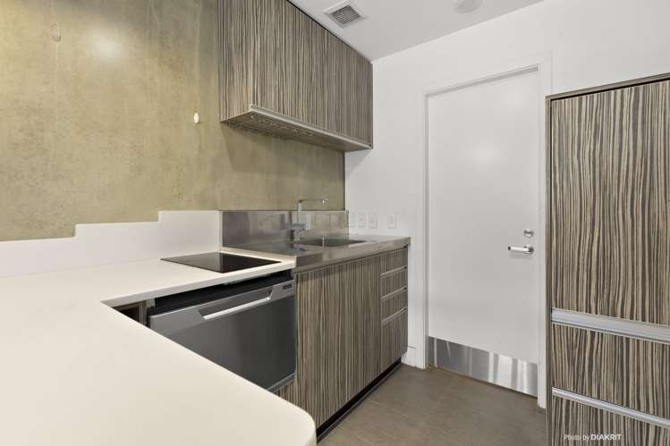 4 and 5/309 Willis St Te Aro_9