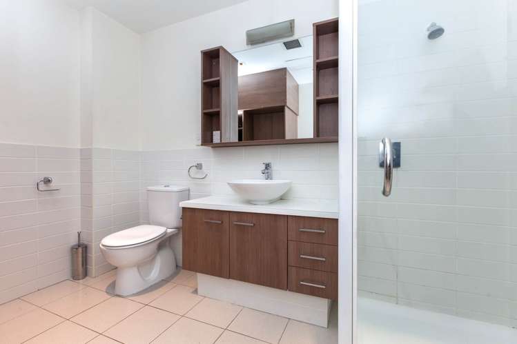 303/85 Beach Road City Centre_4
