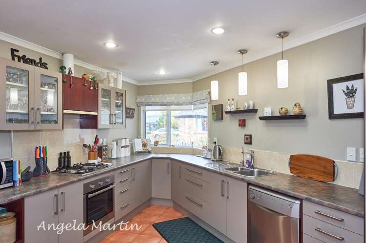 4 Barnes Court Roslyn_10