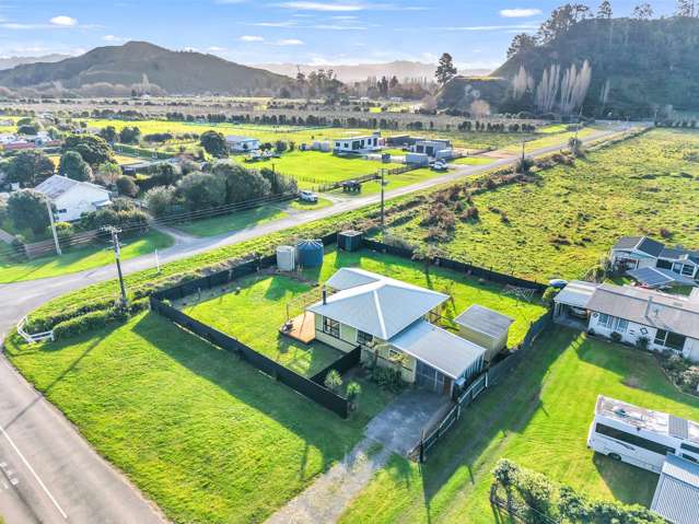 Tolaga Bay Coastal Escape!