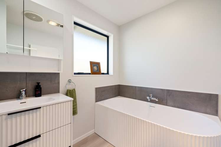 2A Bank Street Amberley_9