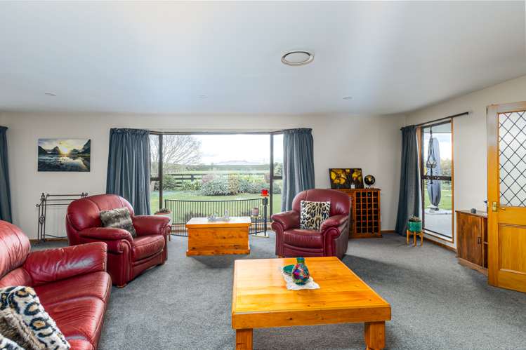 446 Grahams Road Willowby_10