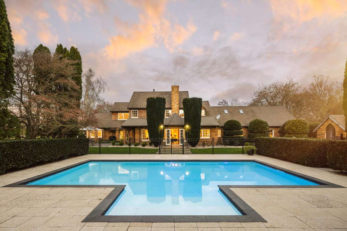 282 Woodside Road_0