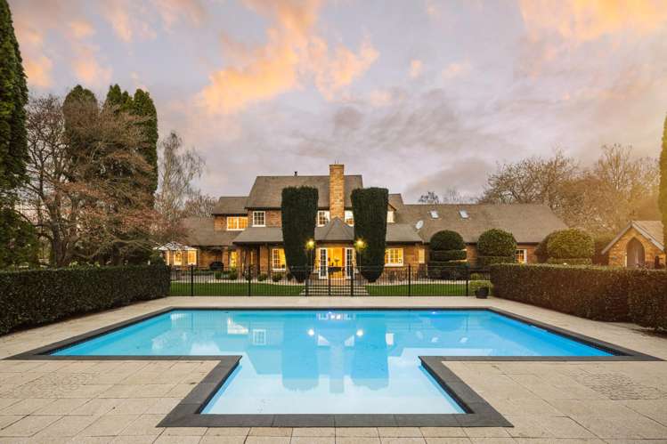 282 Woodside Road_0