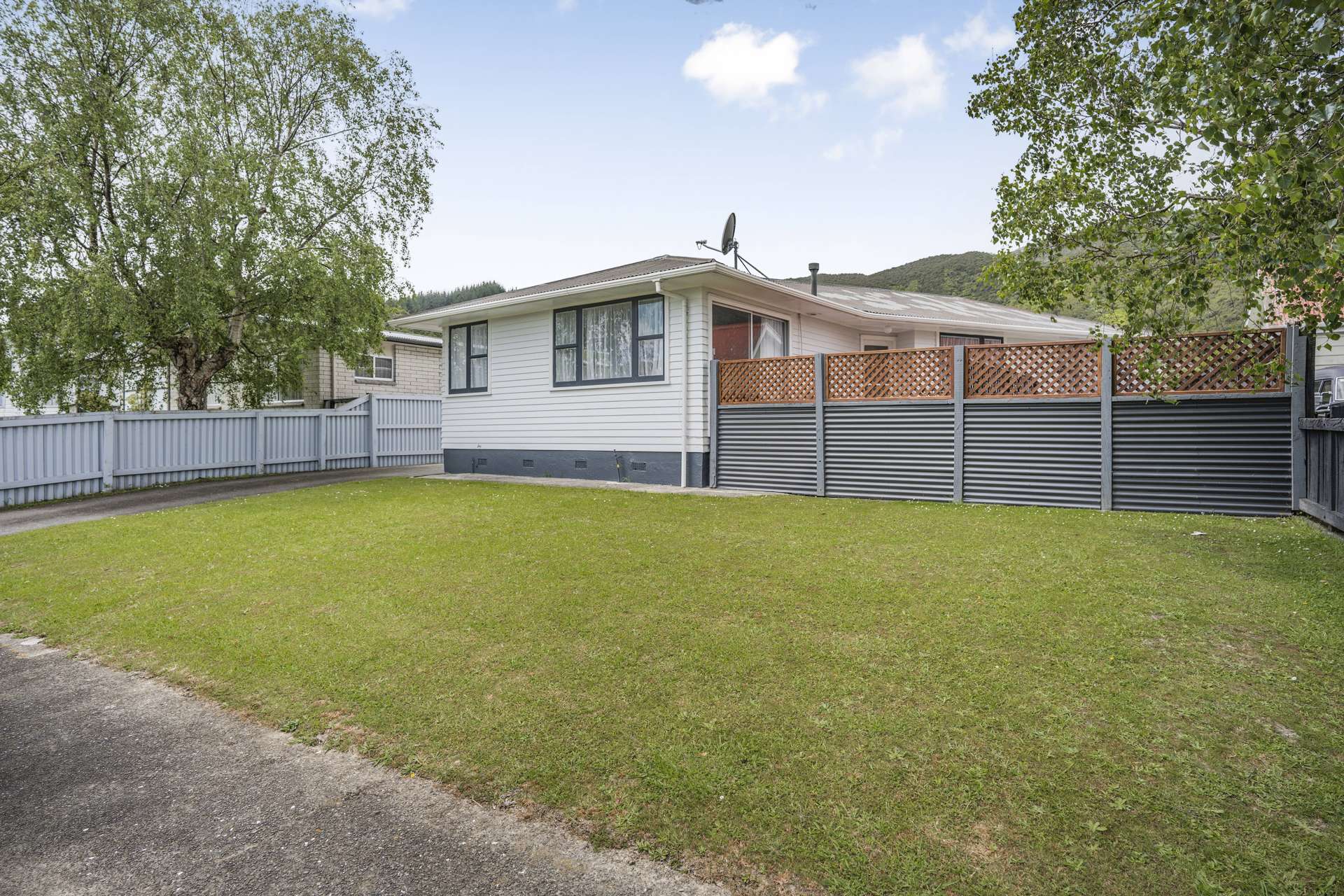 11 Dewsbury Grove Wainuiomata_0