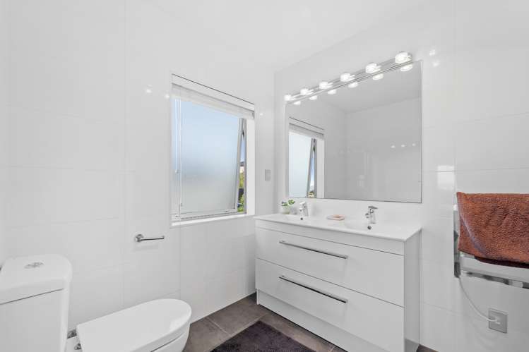 9 Ruth Craig Place Stanmore Bay_17