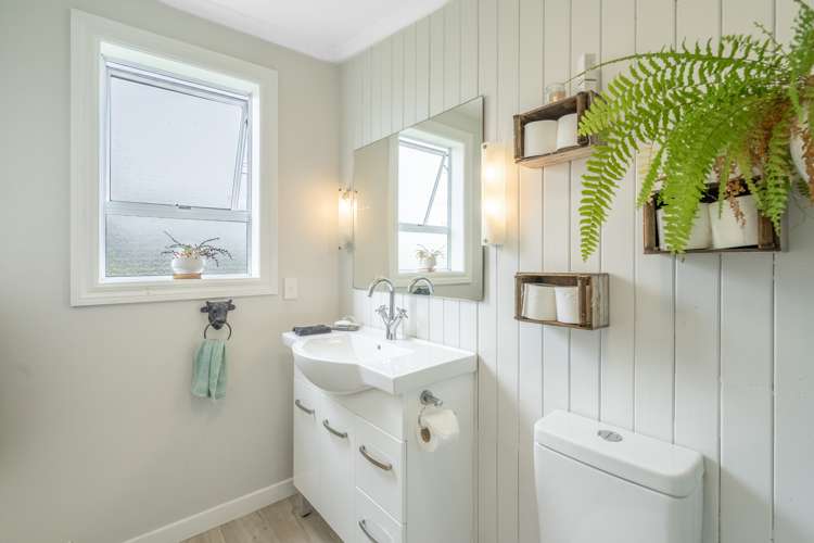 10 Whitelaw Road Waianiwa_13