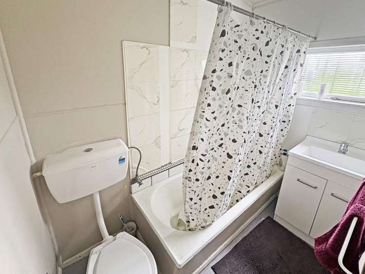 1/6 Roosevelt Street 10516_6