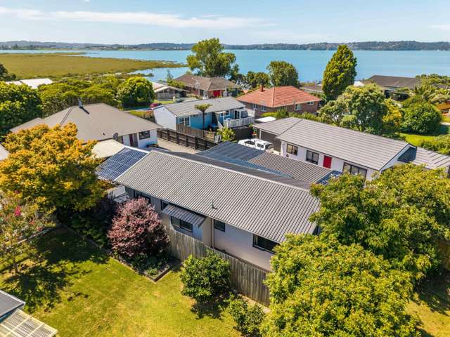 2/31 Gill Avenue Te Atatu Peninsula_1
