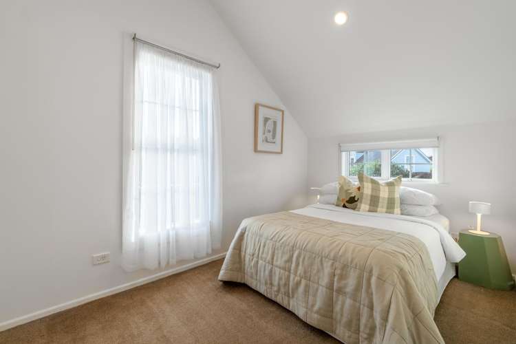 34 Beach Road Northcote Point_14