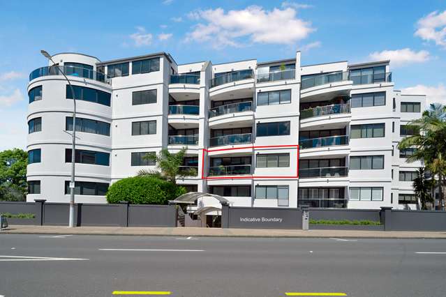 2i/175 Hurstmere Road Takapuna_1