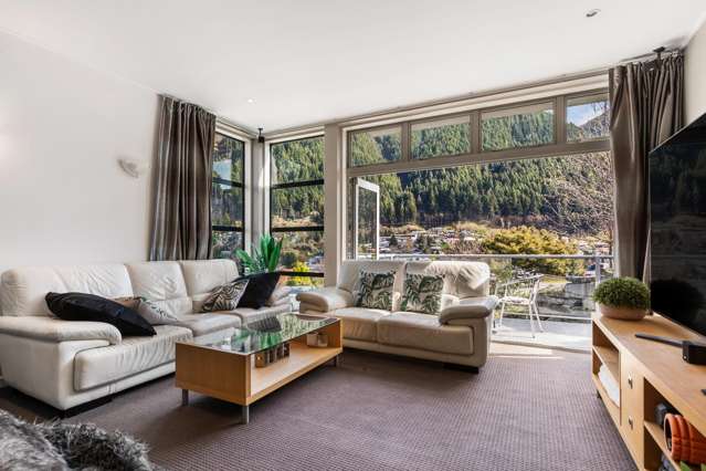 1/97 Hallenstein Street Queenstown_1