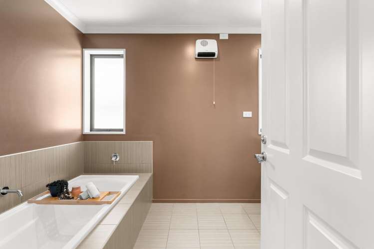 20 Longspur Avenue Wigram_16