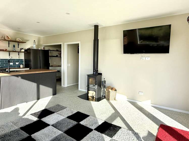 9 Surrey Street Orepuki_14