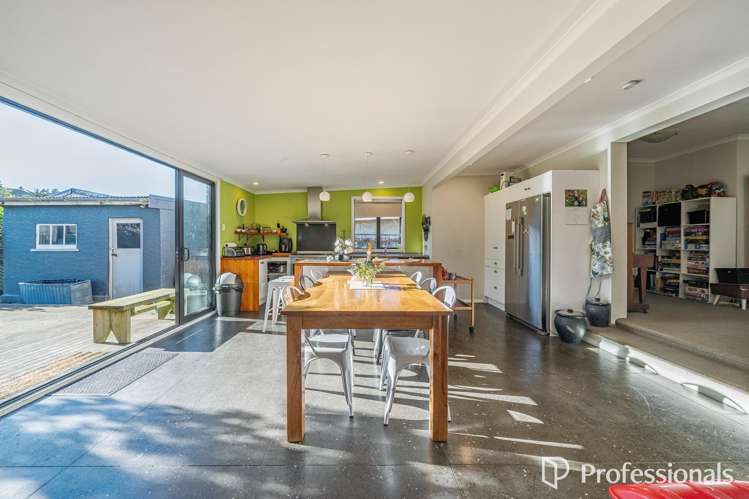 18 Burden Avenue Wainuiomata_9