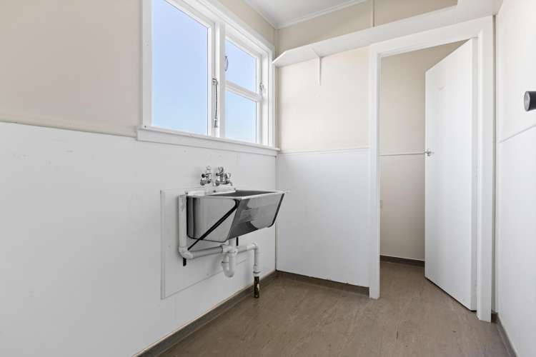 8-10 Dix Crescent Riversdale_21