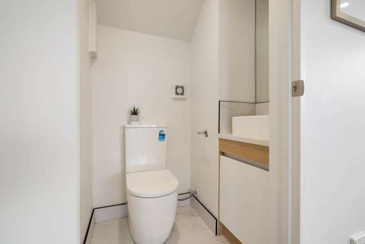 1/31 Reid Road New Lynn_11
