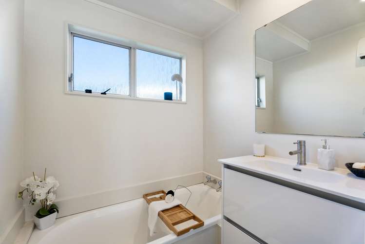 2/4 Clare Place Glenfield_11