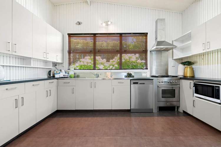 2/1c Bank Street Hillcrest_4