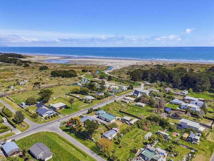 15 Muaupoko Street Hokio Beach_28