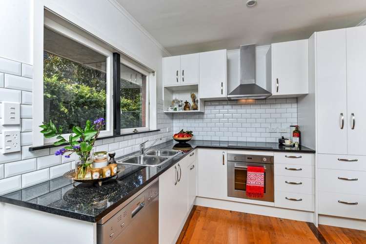 2/28 Hemi Street Narrow Neck_1