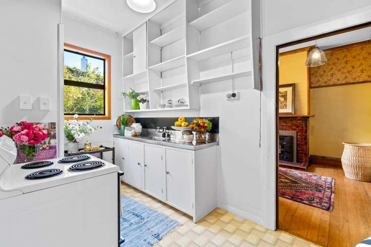 28 Harrington Street Lawrence_5