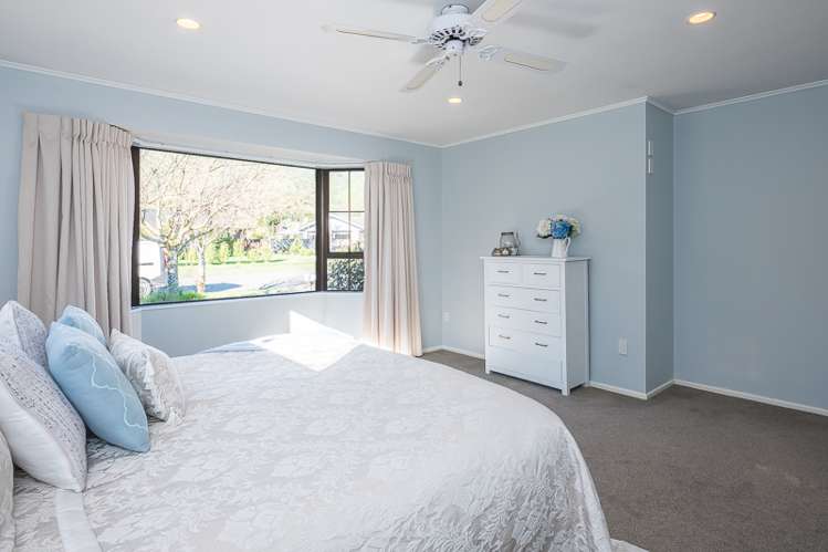 20 Awanui Drive Waikanae_14