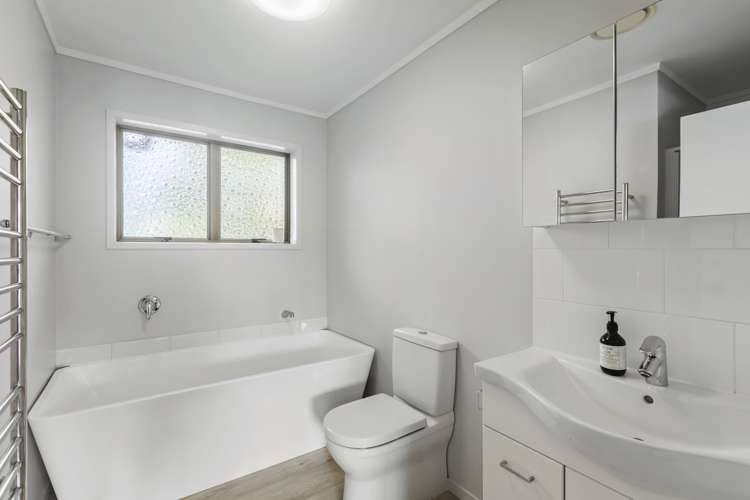 1/2 Miro Road Mangere Bridge_12