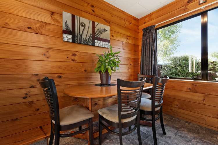 12a Dinton Street Russley_4