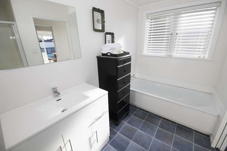 21 Harpham Street Taradale_15