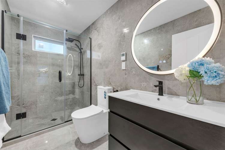 15 Tullymore Drive Flat Bush_24