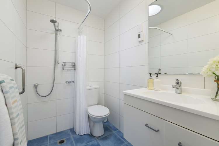 1/1a Scarboro Terrace Murrays Bay_13