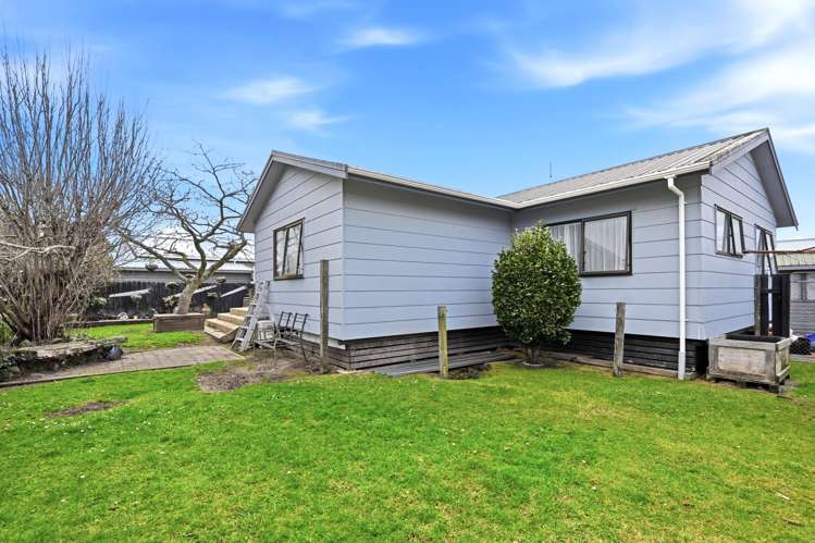 15B Ngahu Street Fairy Springs_13