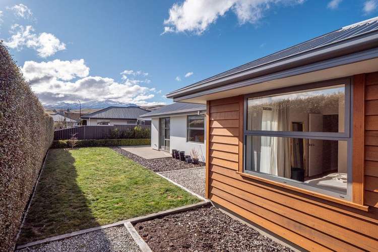 63 Risinghurst Terrace Lower Shotover_16