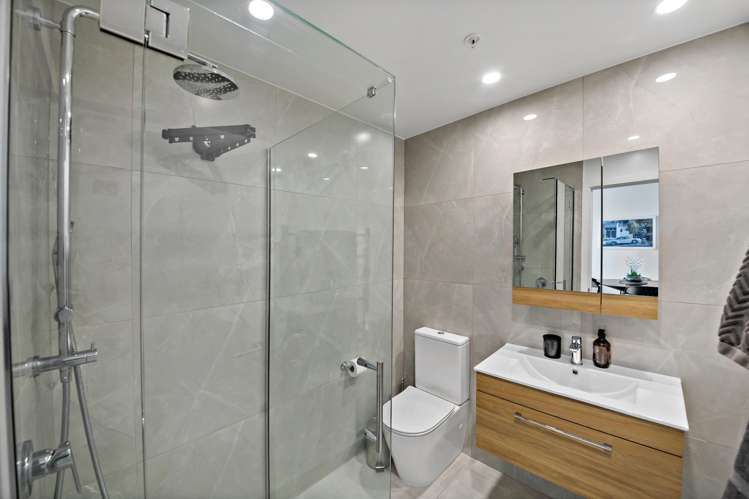 402/9 Madeira Lane Grafton_13