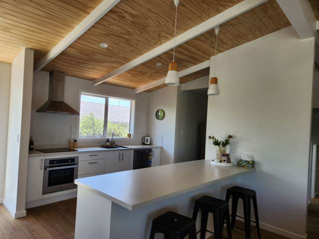 Fully Furnished 3-Bedroom House – Central Blenheim