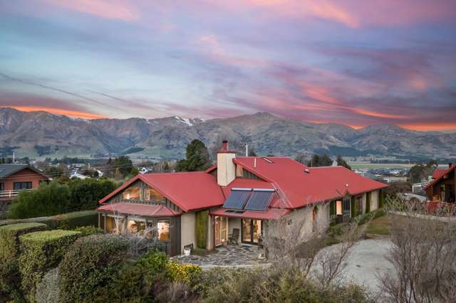 Character, comfort, and Lake Hawea views