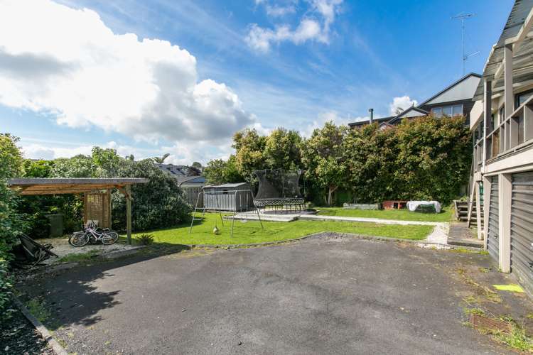 1 & 2/66 Allum Street Kohimarama_6