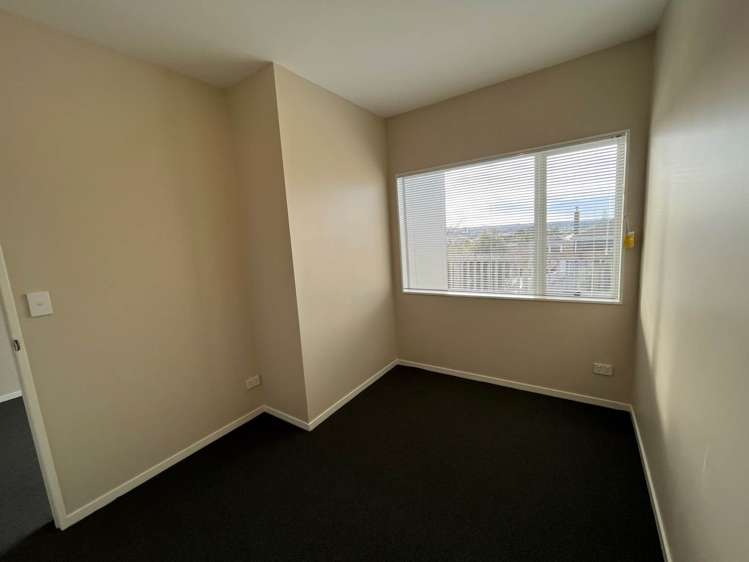 11/242 Great North Road Henderson_11