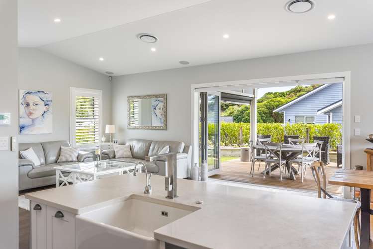 7 Lamont Place Waikanae_13