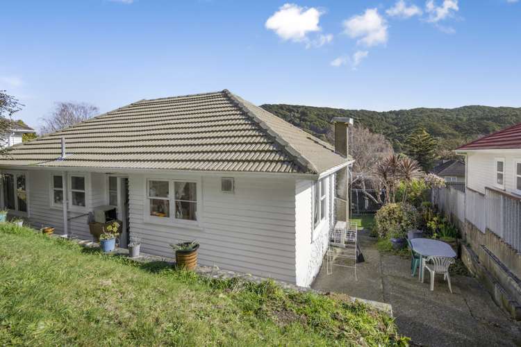 87 Coast Road Wainuiomata_14