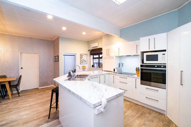 1407 Caroline Road Mayfair_6