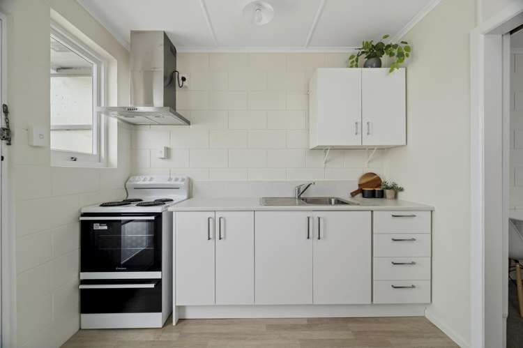 57C, D & E James Street Glenholme_17