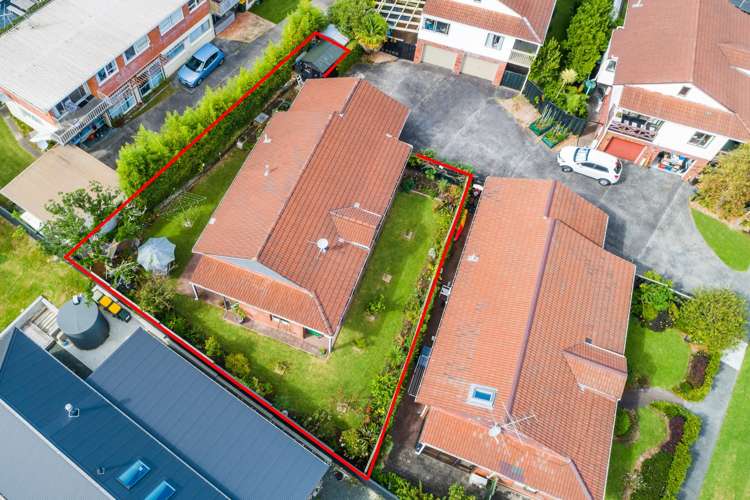 3/136 Calliope Road Stanley Point_26