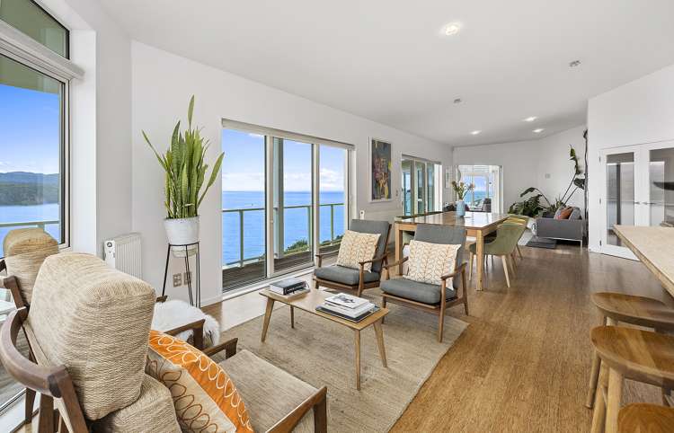 16 Signallers Grove Breaker Bay_4